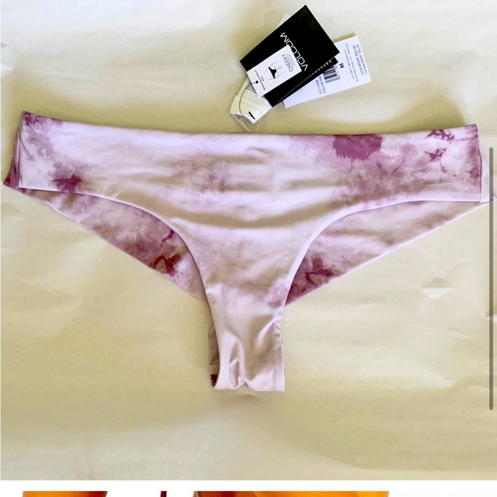 Volcom Follow The Clouds Cheekini - image 1